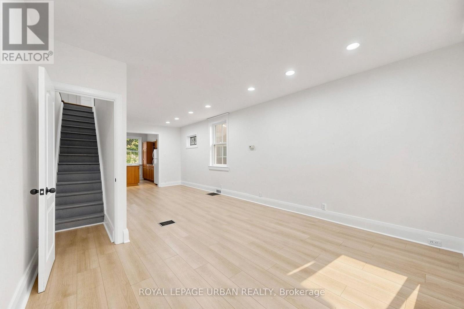 74 East Lynn Avenue, Toronto, Ontario  M4C 3X2 - Photo 4 - E14096598