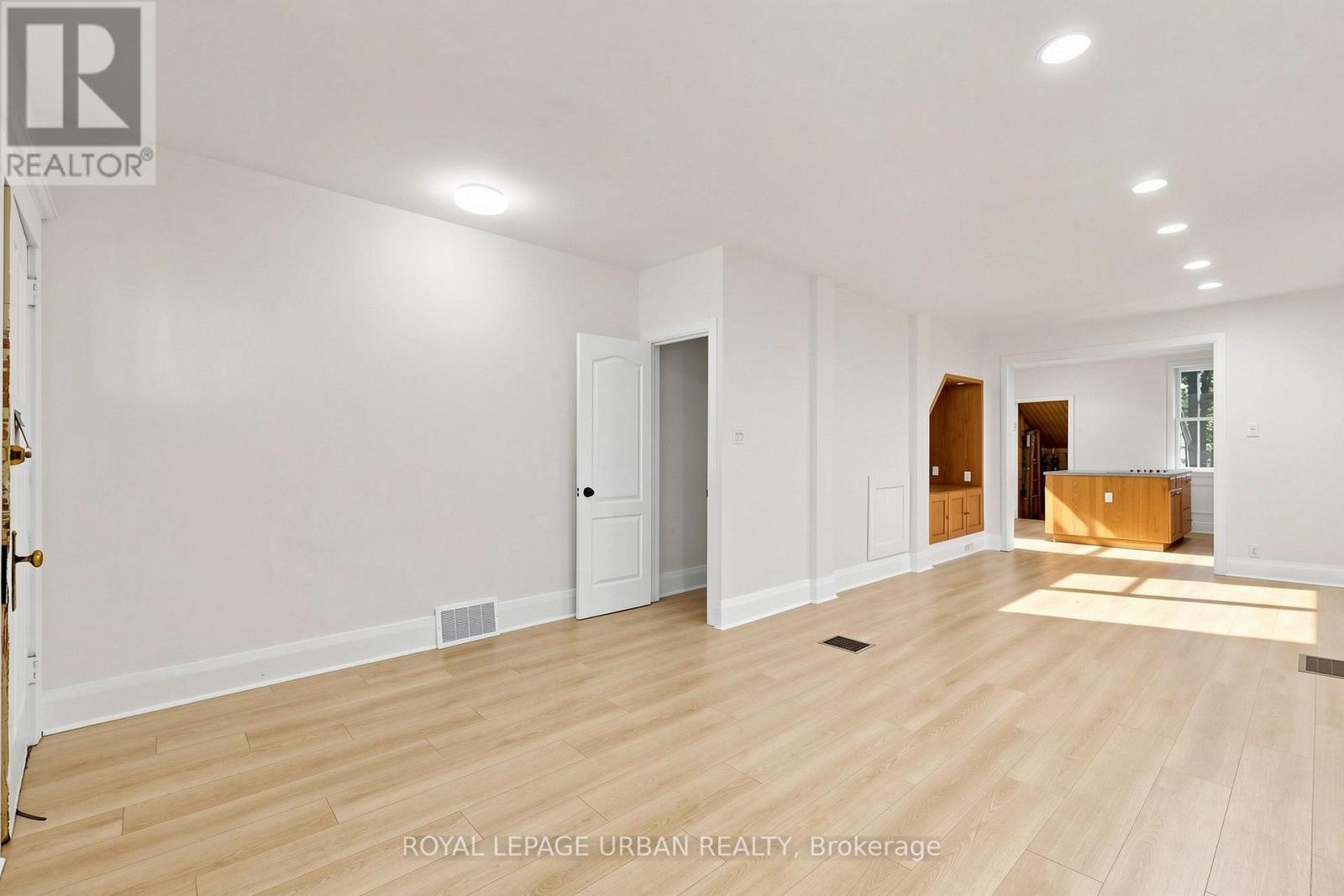 74 East Lynn Avenue, Toronto, Ontario  M4C 3X2 - Photo 6 - E14096598