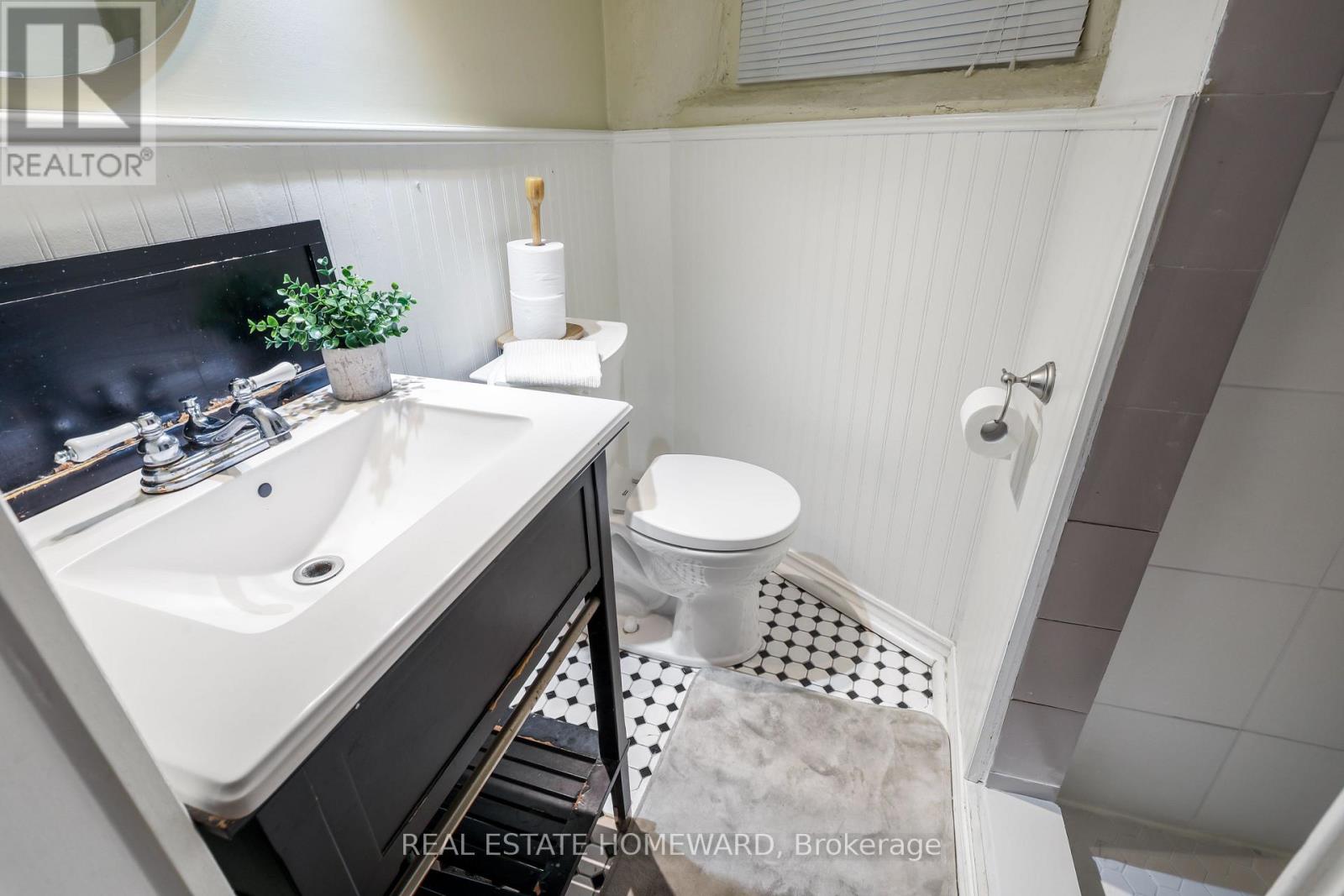 207 Waverley Road, Toronto, Ontario  M4L 3T4 - Photo 34 - E14096612