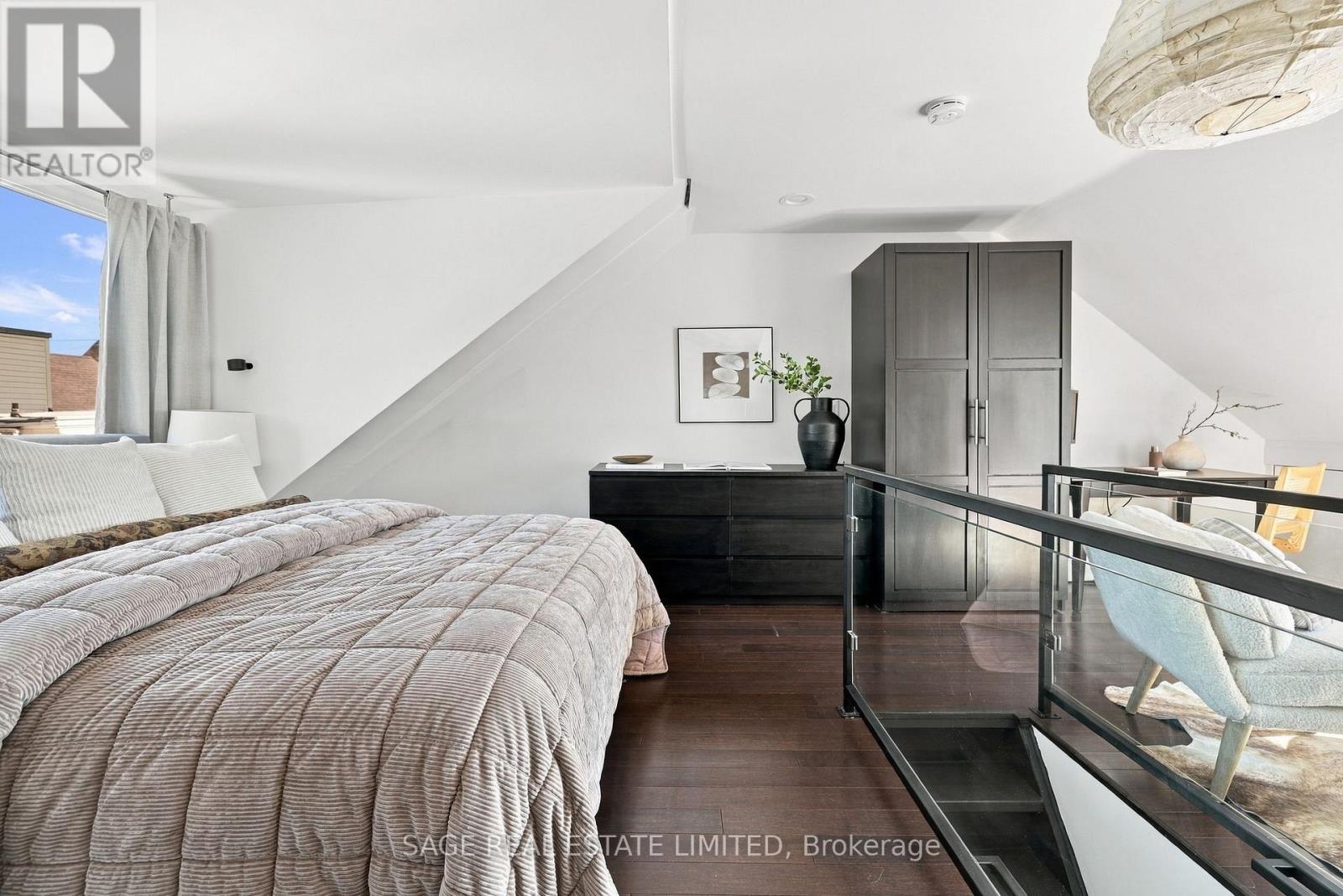 100 Dagmar Avenue, Toronto, Ontario  M4M 1W2 - Photo 37 - E14096666