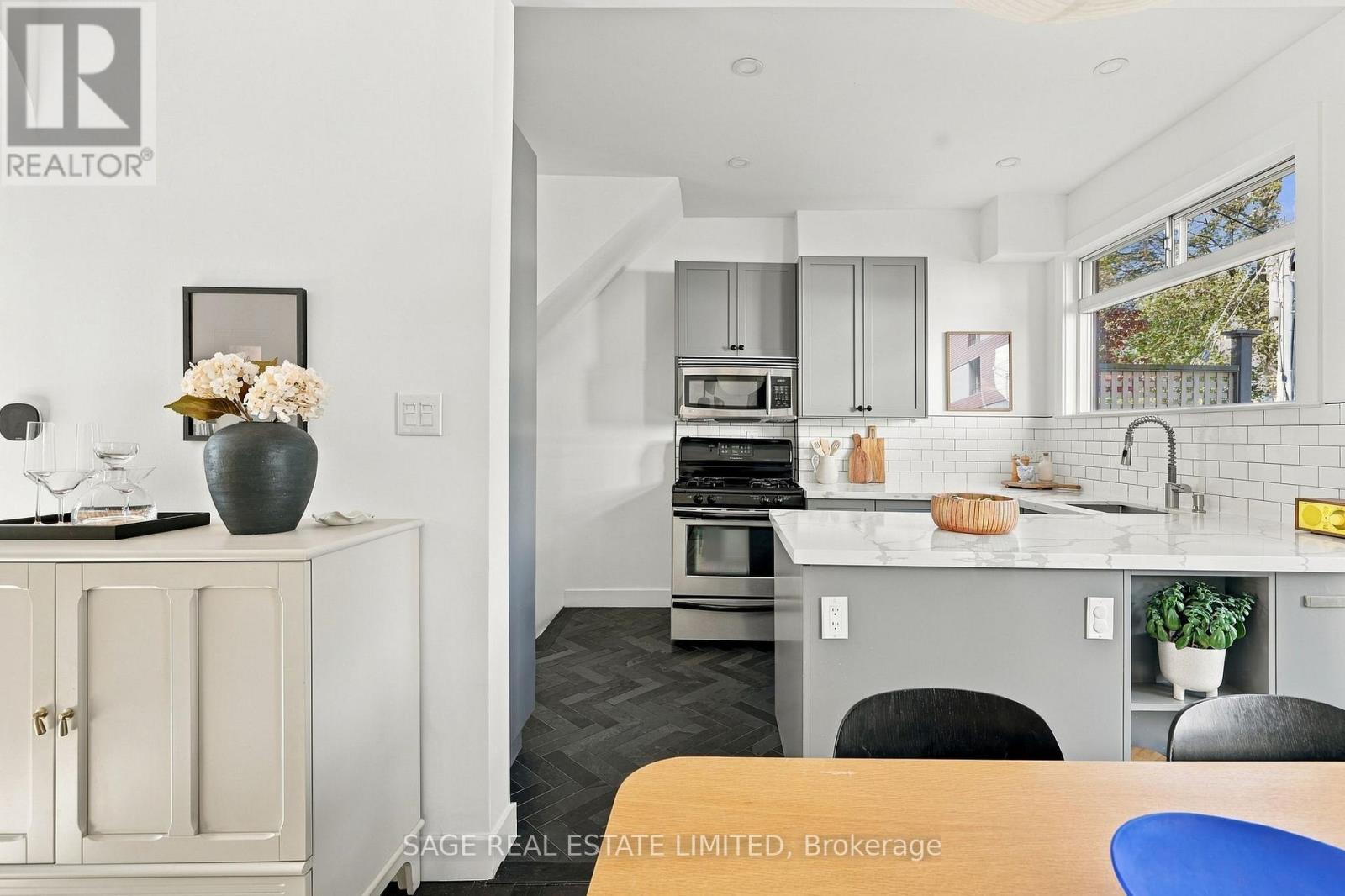 100 Dagmar Avenue, Toronto, Ontario  M4M 1W2 - Photo 7 - E14096666