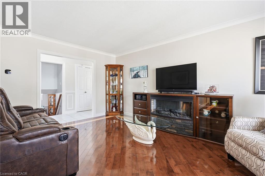 2432 Cyprus Avenue, Burlington, Ontario  L7P 1G6 - Photo 9 - 40872622