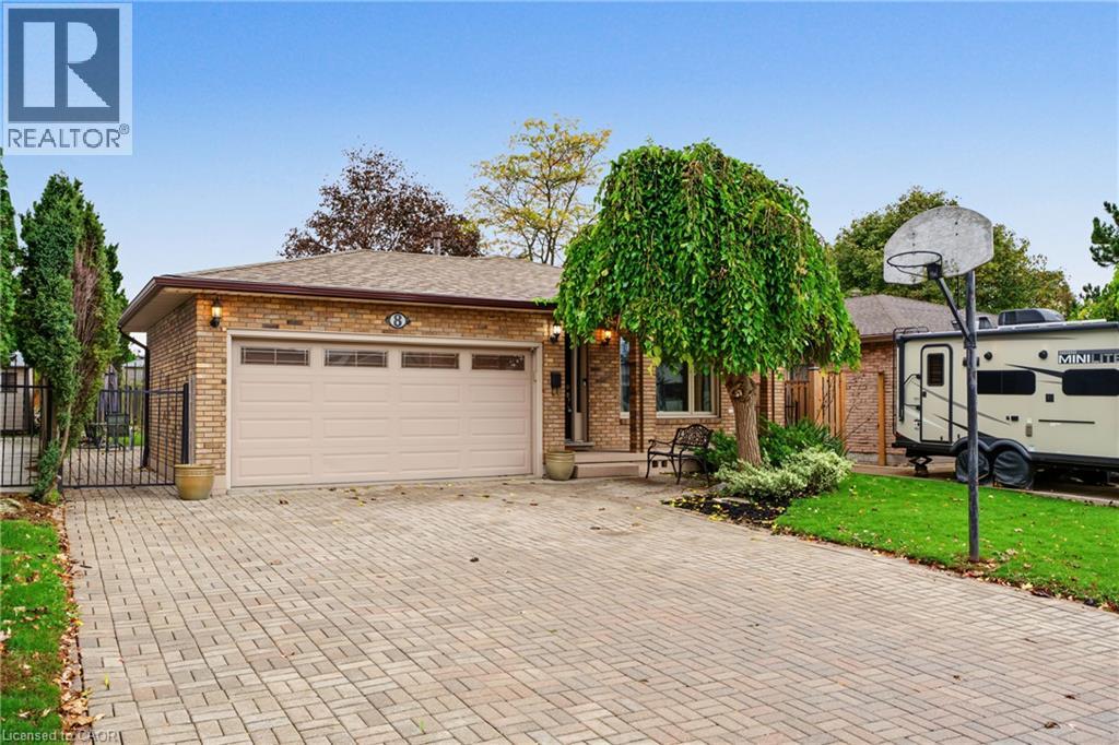 8 VALANNA Court, hamilton, Ontario