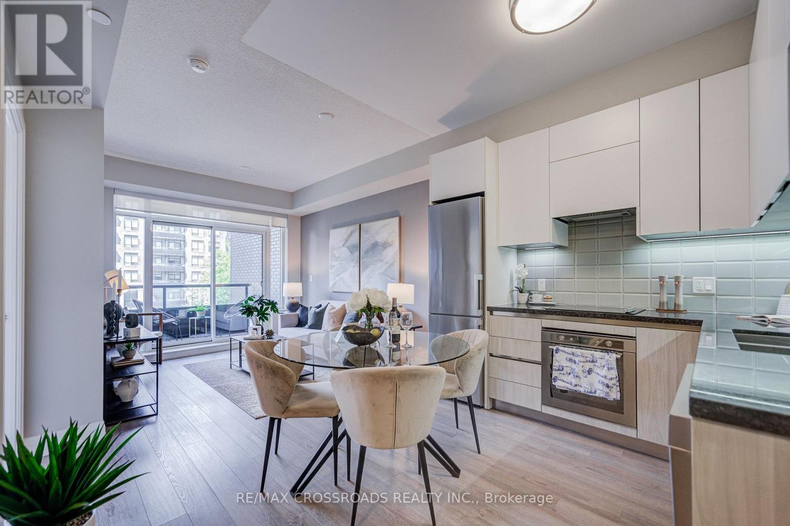 335 - 15 Water Walk Drive, Markham (Unionville), Ontario  L6G 0G2 - Photo 6 - N14096586