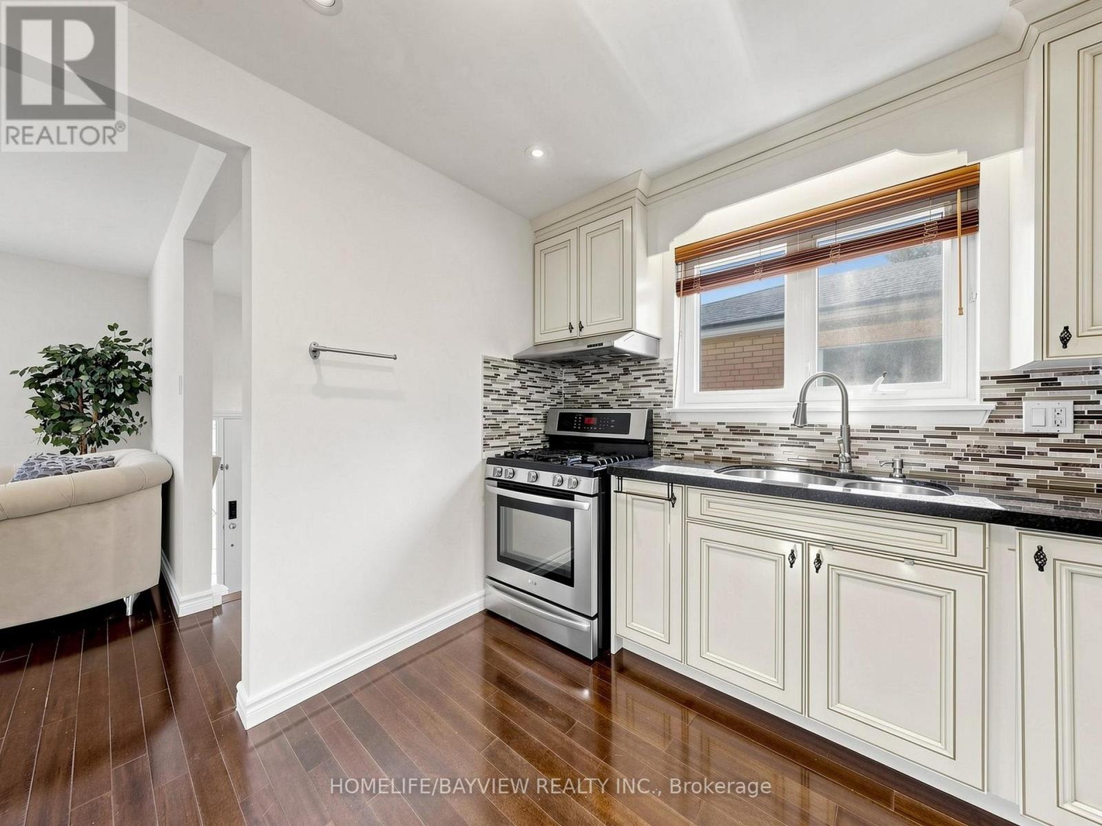 14 Crispin Crescent, Toronto, Ontario  M2R 2V7 - Photo 13 - C14096668
