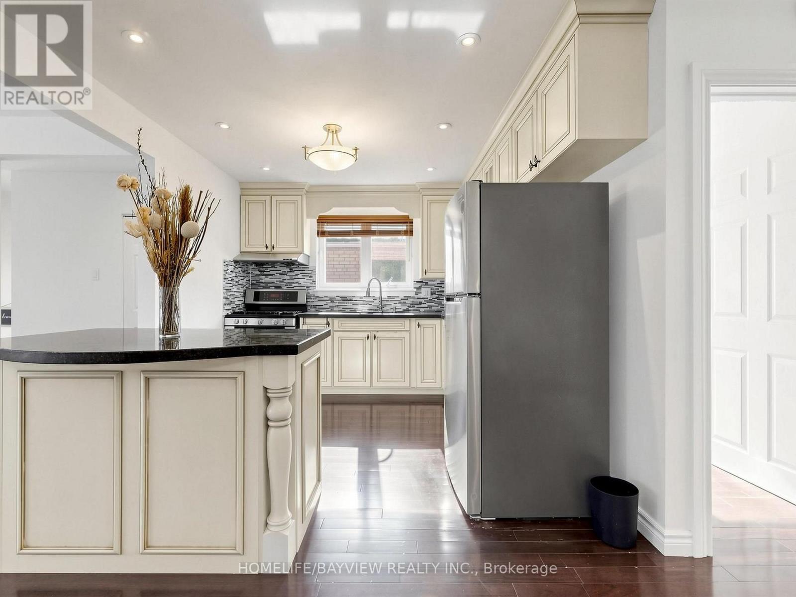 14 Crispin Crescent, Toronto, Ontario  M2R 2V7 - Photo 10 - C14096668