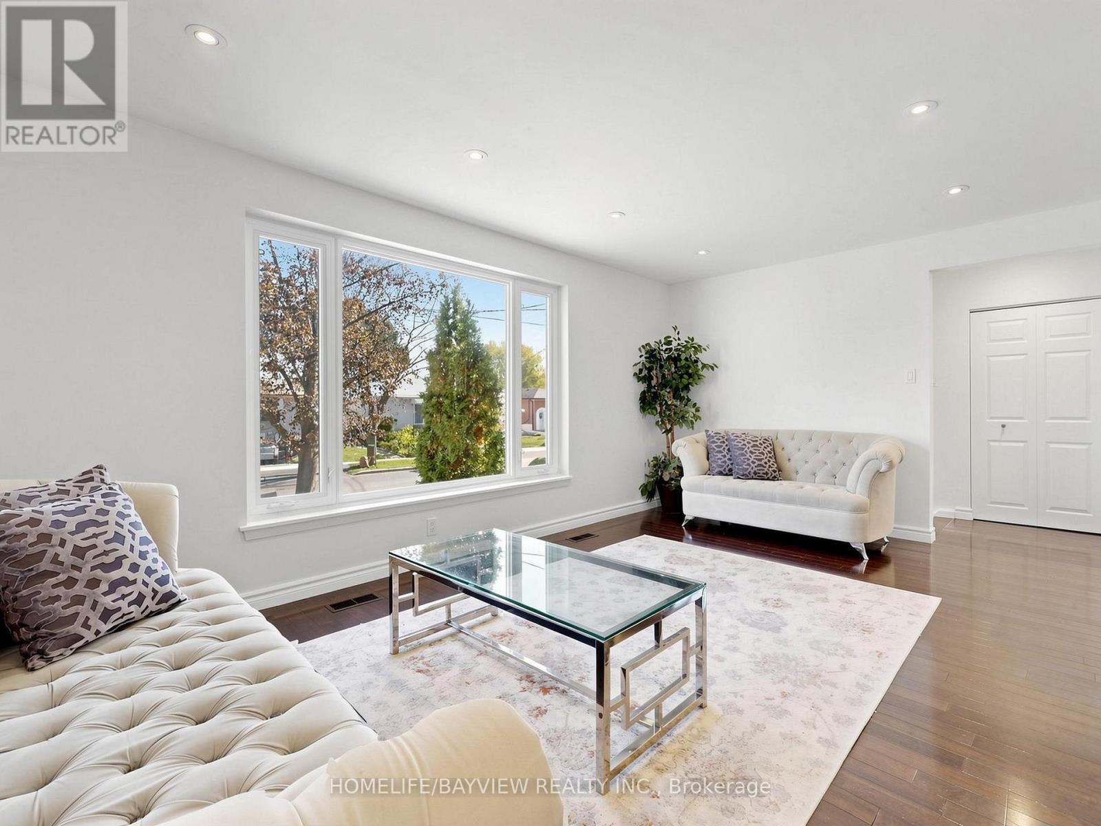 14 Crispin Crescent, Toronto, Ontario  M2R 2V7 - Photo 7 - C14096668