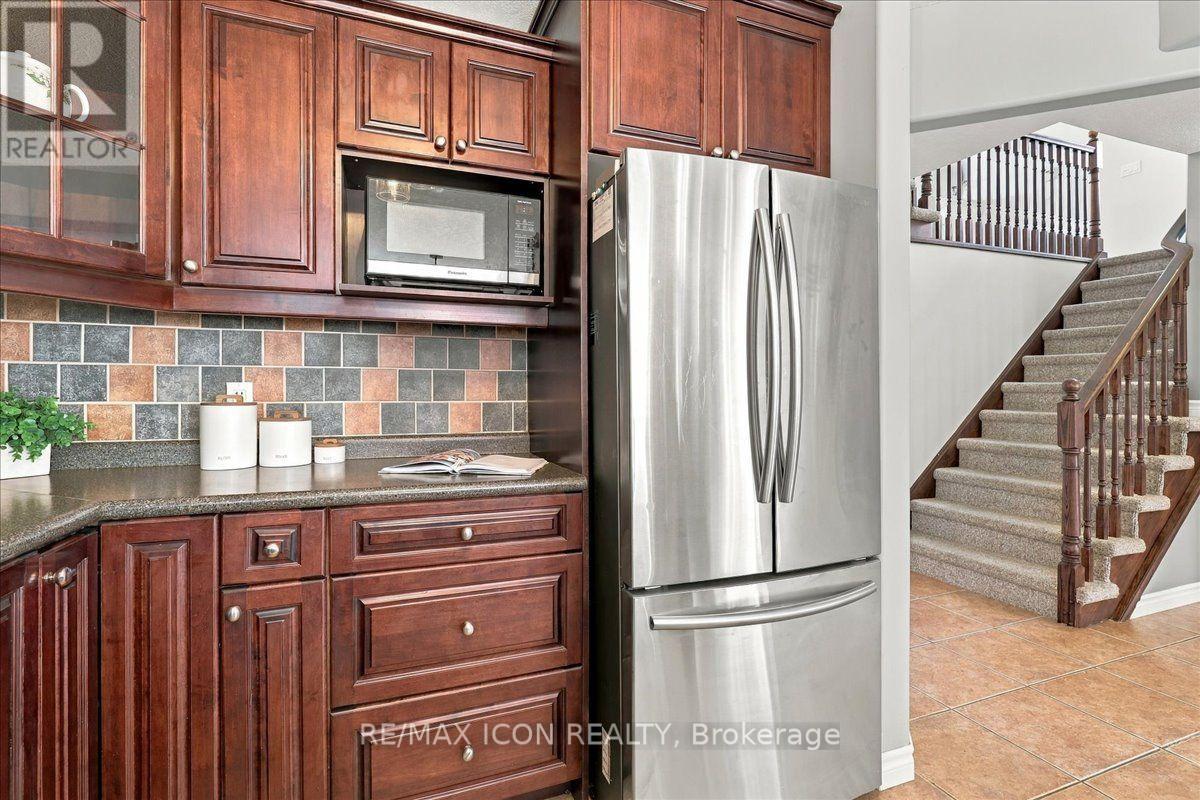 382 Mountain Laurel Crescent, Kitchener, Ontario  N2E 4B4 - Photo 14 - X14096656