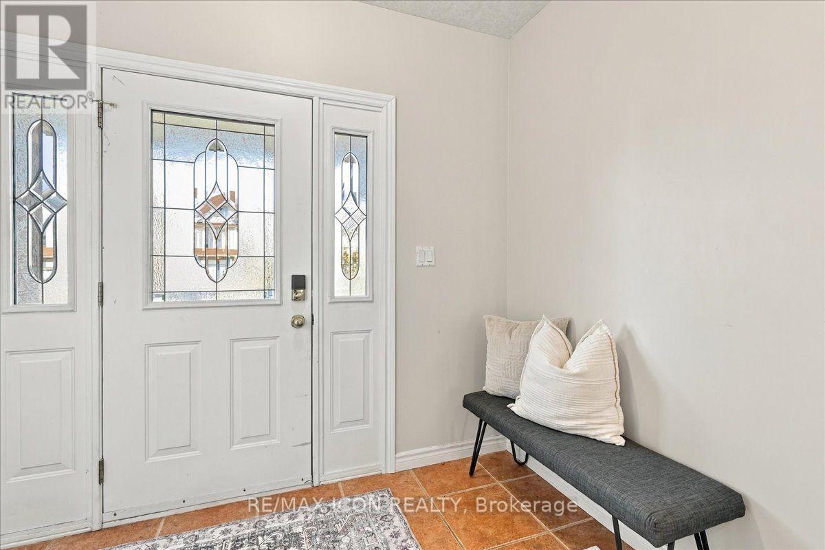 382 Mountain Laurel Crescent, Kitchener, Ontario  N2E 4B4 - Photo 4 - X14096656