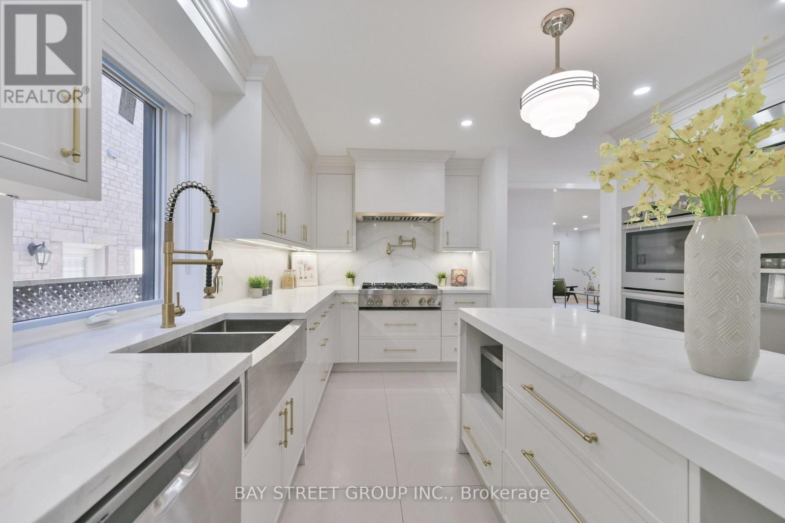 50 Owen Boulevard, Toronto, Ontario  M2P 1E9 - Photo 9 - C14095920