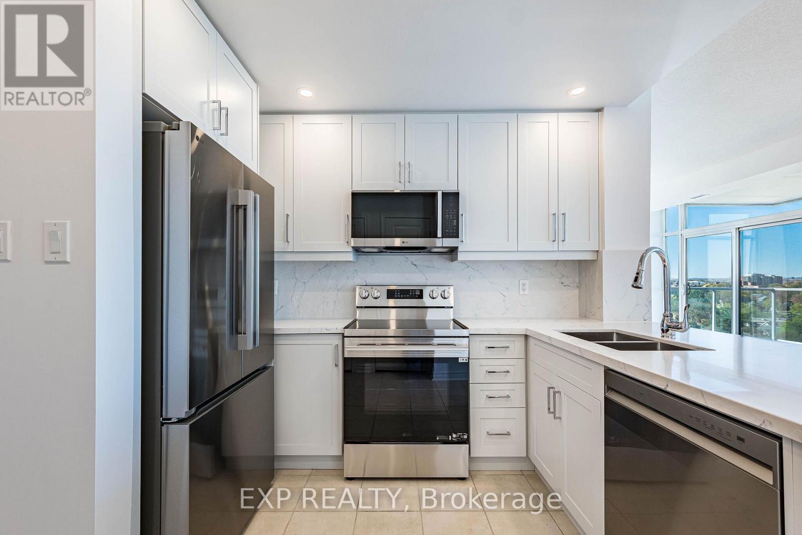 1111 - 9 George Street, Brampton, Ontario  L6X 0T6 - Photo 6 - W13830892