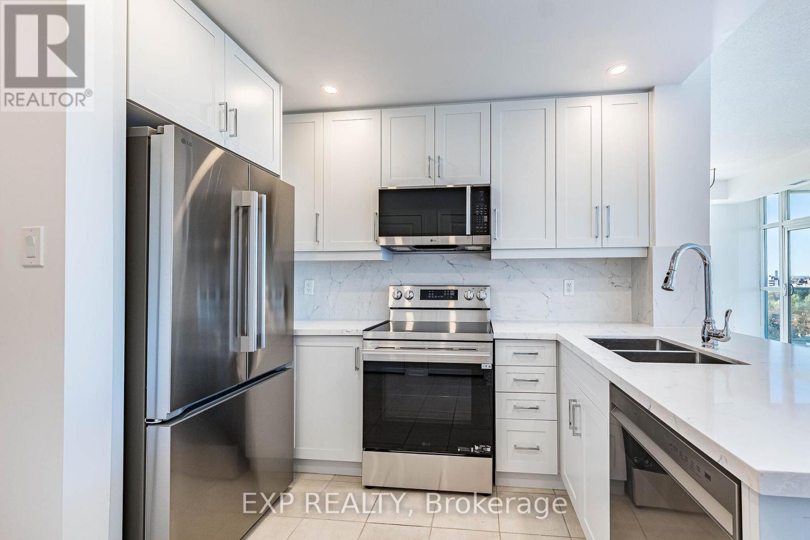 1111 - 9 George Street, Brampton, Ontario  L6X 0T6 - Photo 8 - W13830892