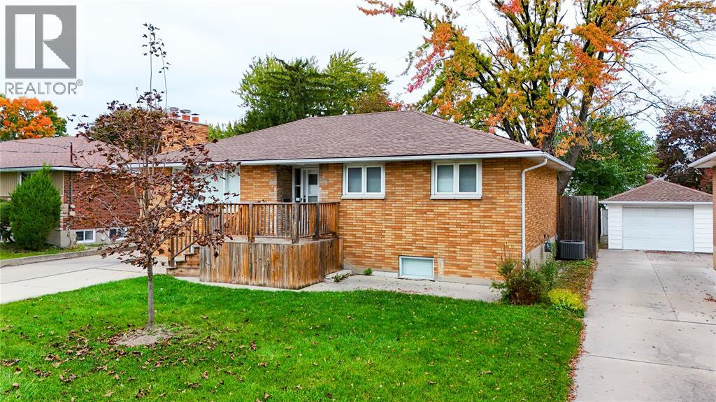 700 Guthrie Street, Sarnia, Ontario  N7V 1X8 - Photo 3 - 26025643