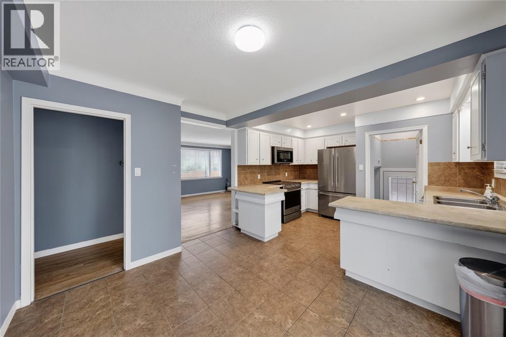 700 Guthrie Street, Sarnia, Ontario  N7V 1X8 - Photo 8 - 26025643