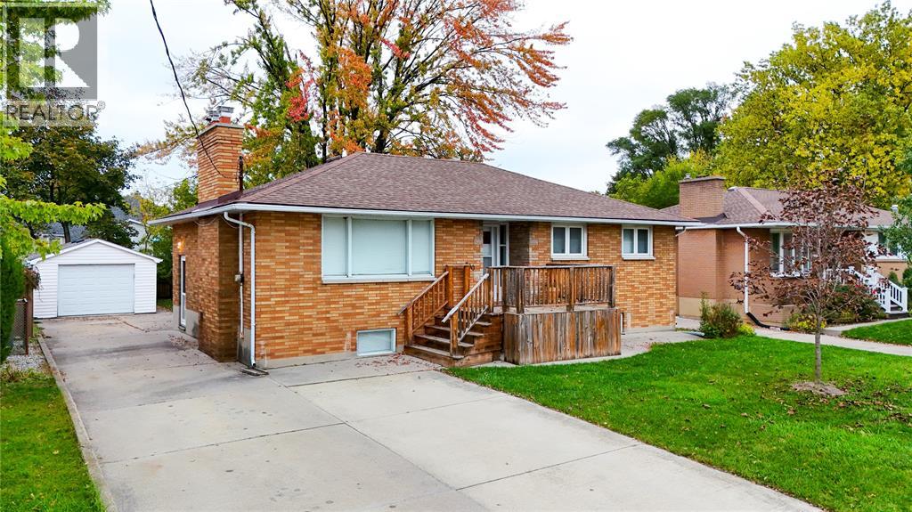 700 Guthrie Street, Sarnia, Ontario  N7V 1X8 - Photo 2 - 26025643
