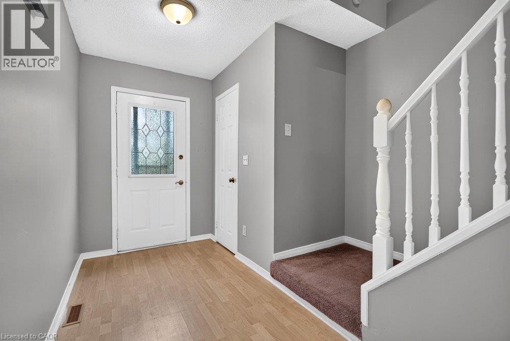 2 Royalwood Court Unit# 20, Stoney Creek, Ontario  L8E 4Y9 - Photo 9 - 40865517