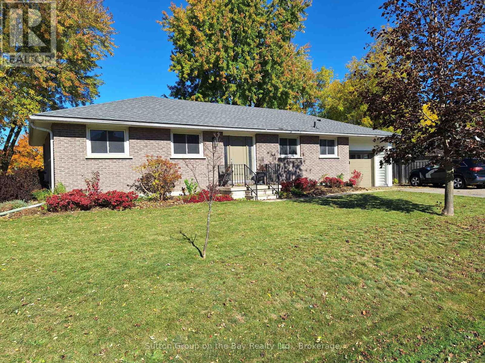 5 Brock Crescent, Collingwood, Ontario  L9Y 4A4 - Photo 3 - S12486327