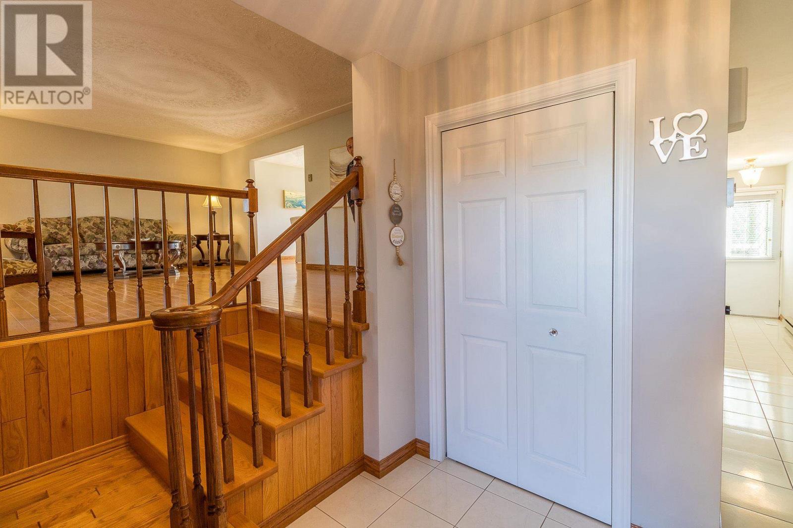 30 Highcrest St, Sault Ste. Marie, Ontario  P6B 5V2 - Photo 3 - SM262927