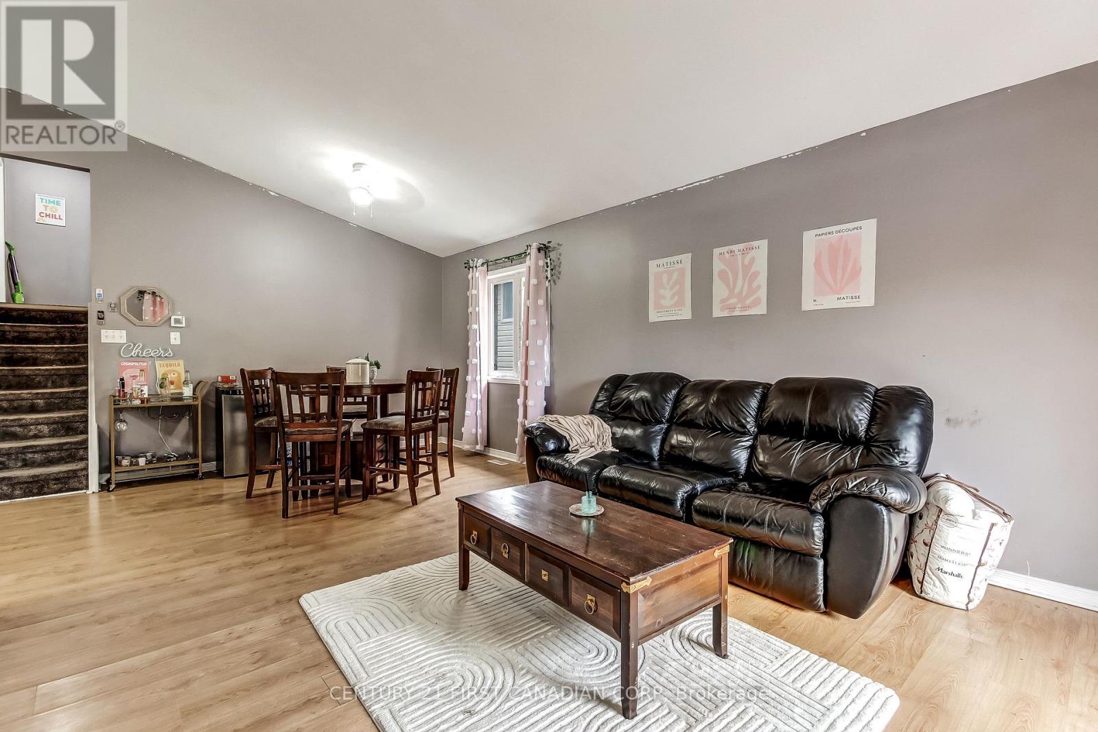 1082 Farnsborough Crescent, London East, Ontario  N5V 4Y9 - Photo 2 - X14096844