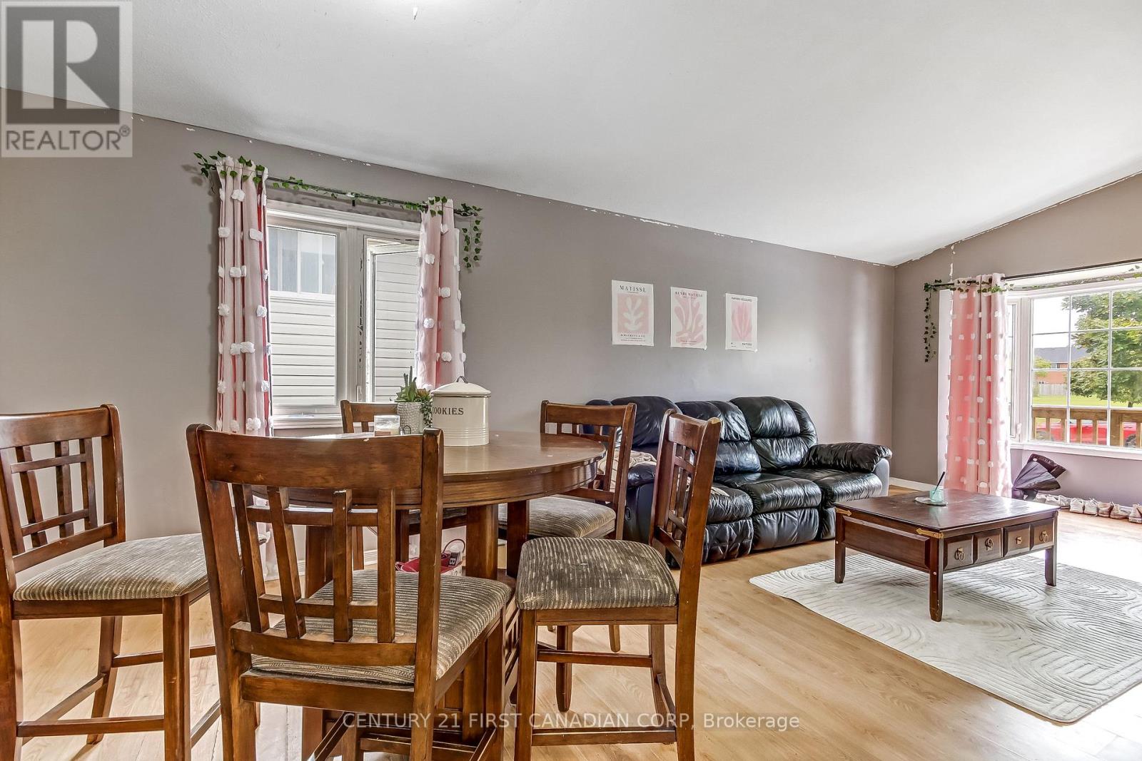 1082 Farnsborough Crescent, London East, Ontario  N5V 4Y9 - Photo 3 - X14096844