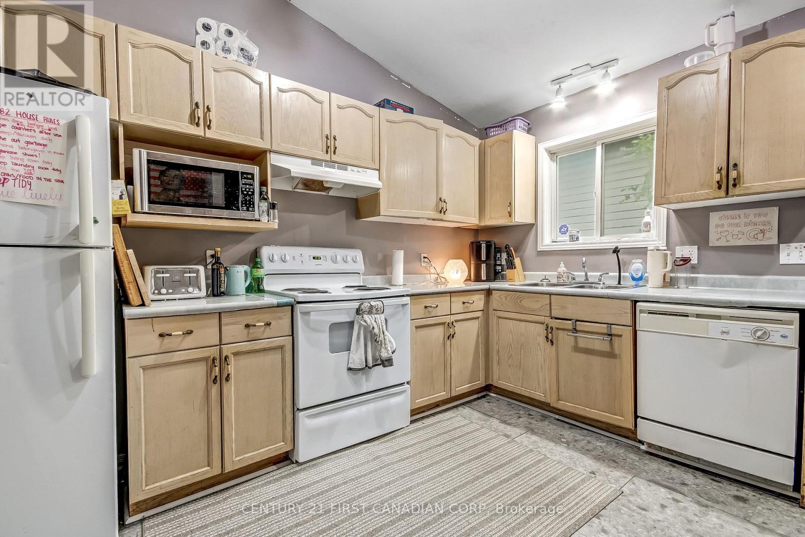 1082 Farnsborough Crescent, London East, Ontario  N5V 4Y9 - Photo 4 - X14096844