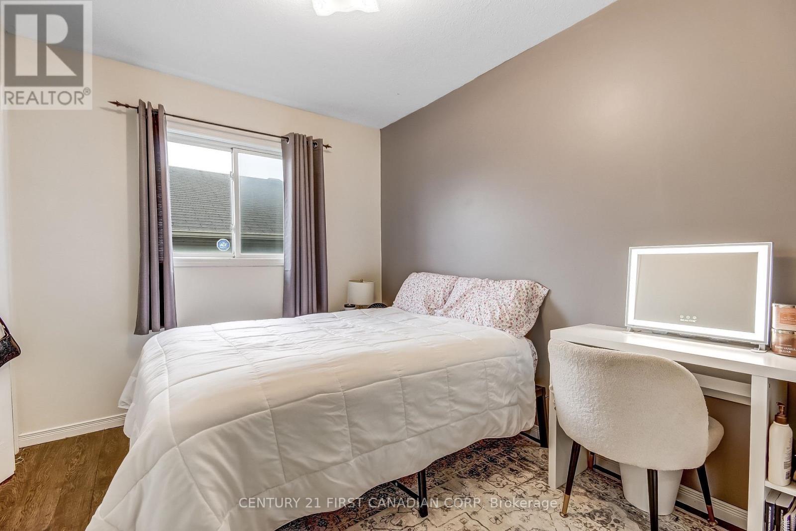 1082 Farnsborough Crescent, London East, Ontario  N5V 4Y9 - Photo 6 - X14096844