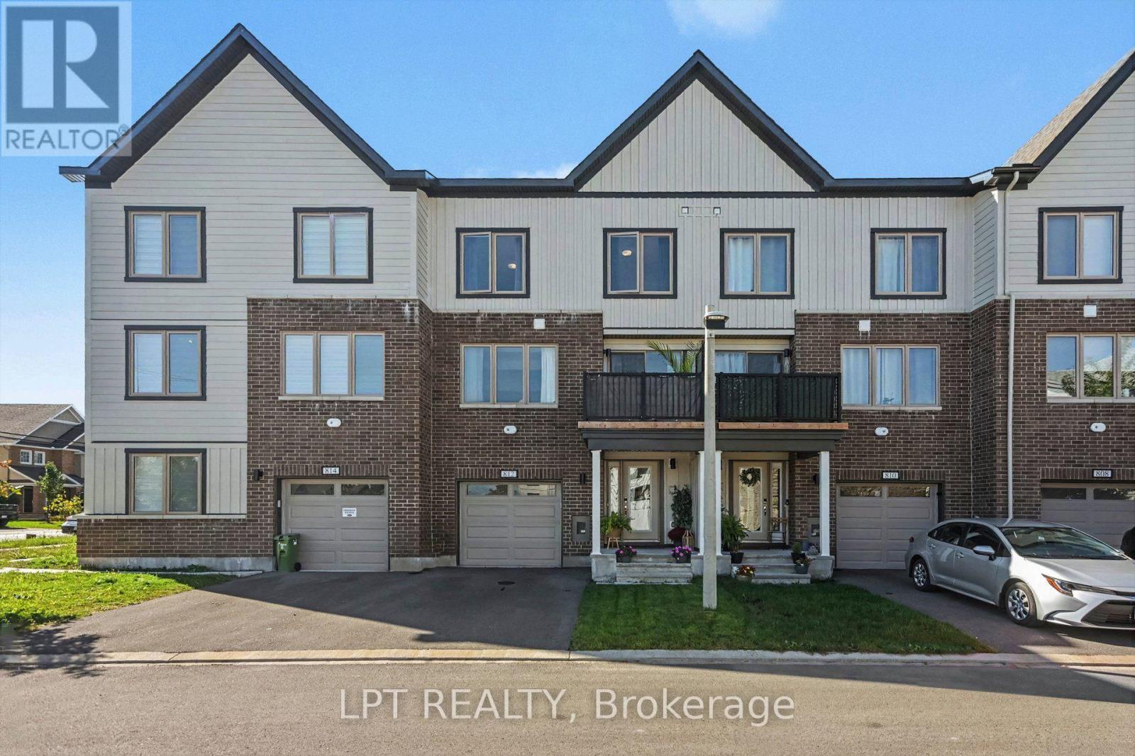 812 Kinstead Private, Ottawa, Ontario  K2S 3B3 - Photo 2 - X14096868
