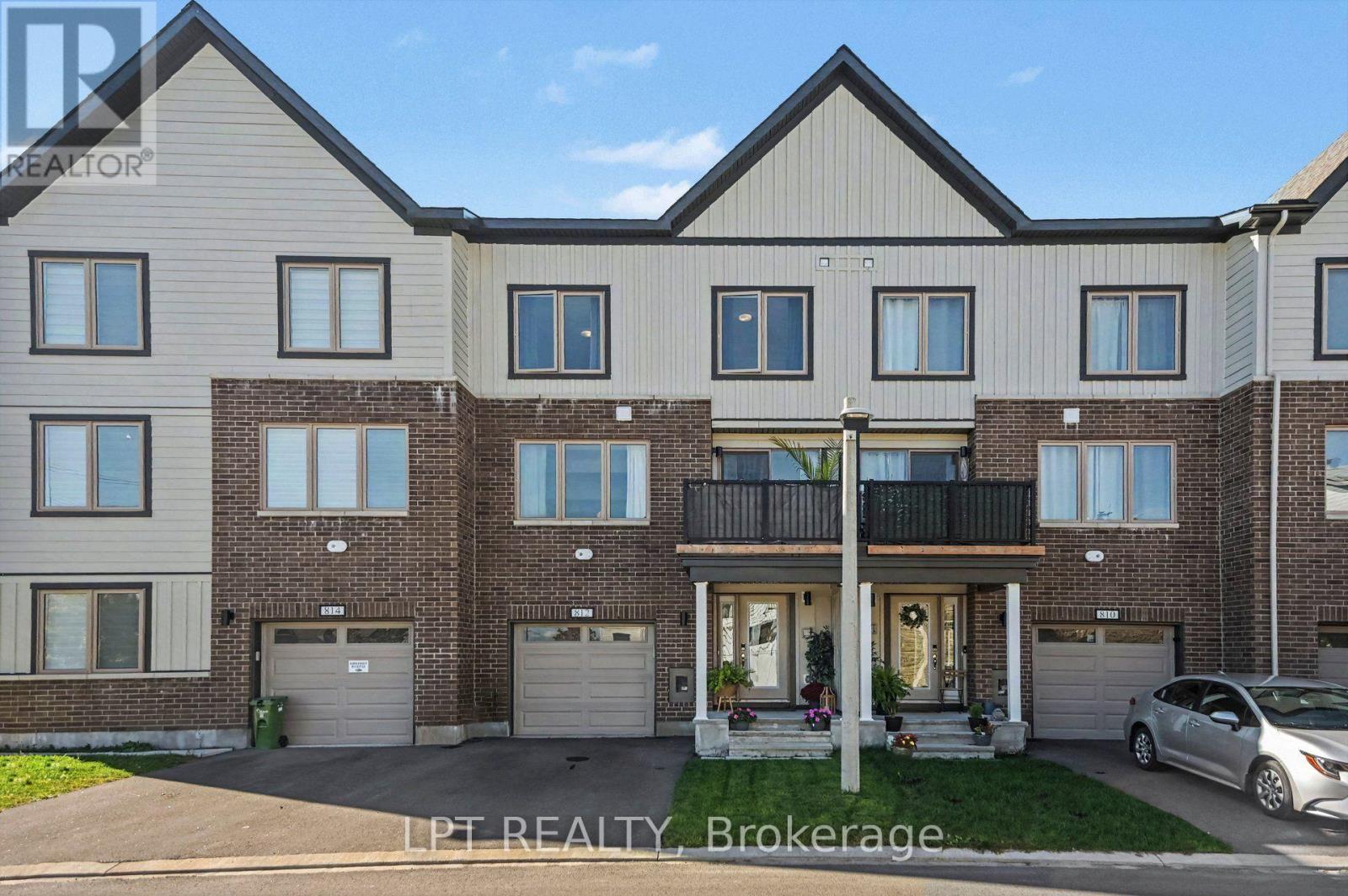 812 Kinstead Private, Ottawa, Ontario  K2S 3B3 - Photo 3 - X14096868