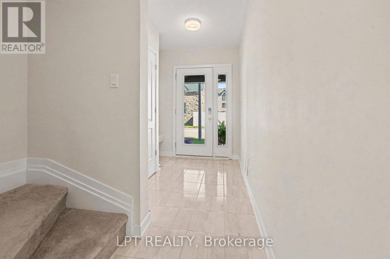 812 Kinstead Private, Ottawa, Ontario  K2S 3B3 - Photo 4 - X14096868
