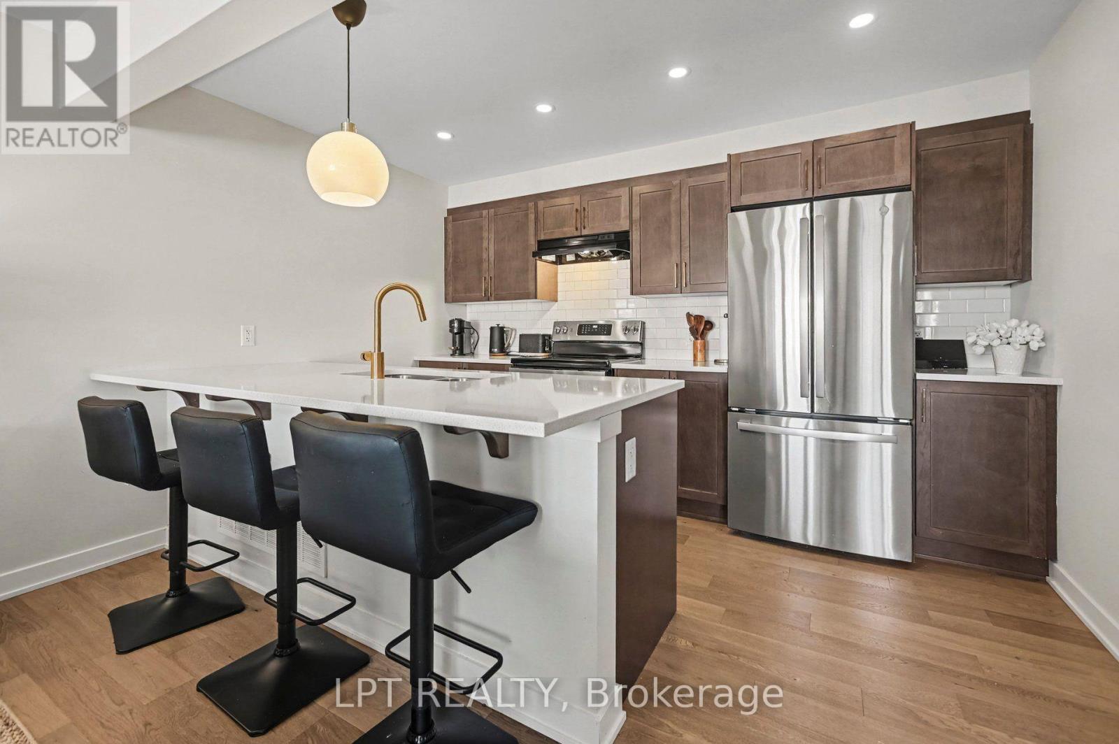812 Kinstead Private, Ottawa, Ontario  K2S 3B3 - Photo 6 - X14096868