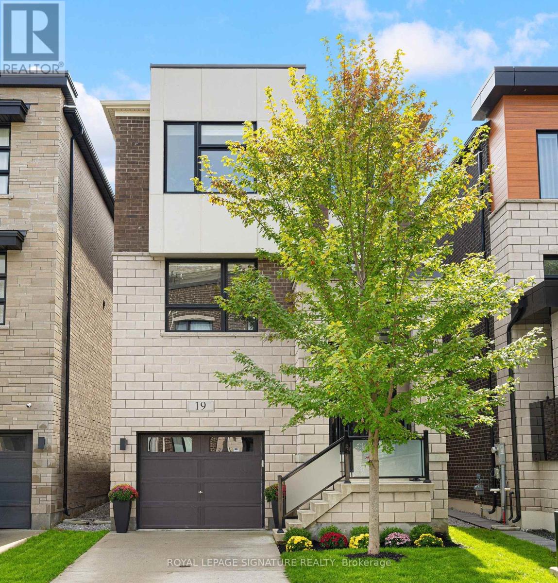 19 Hollyhock Court, Toronto, Ontario  M3B 0B4 - Photo 1 - C14096732