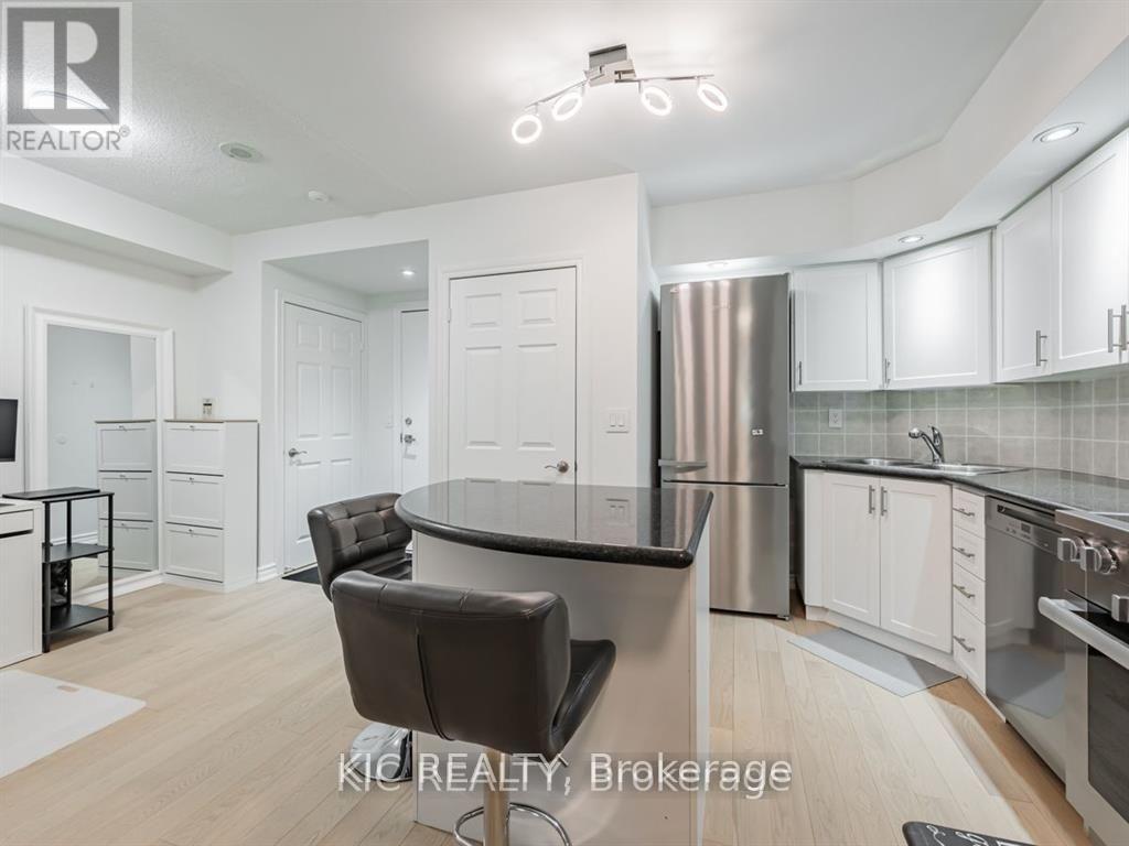 1727 - 250 Wellington Street W, Toronto, Ontario  M5V 3P6 - Photo 14 - C14096738