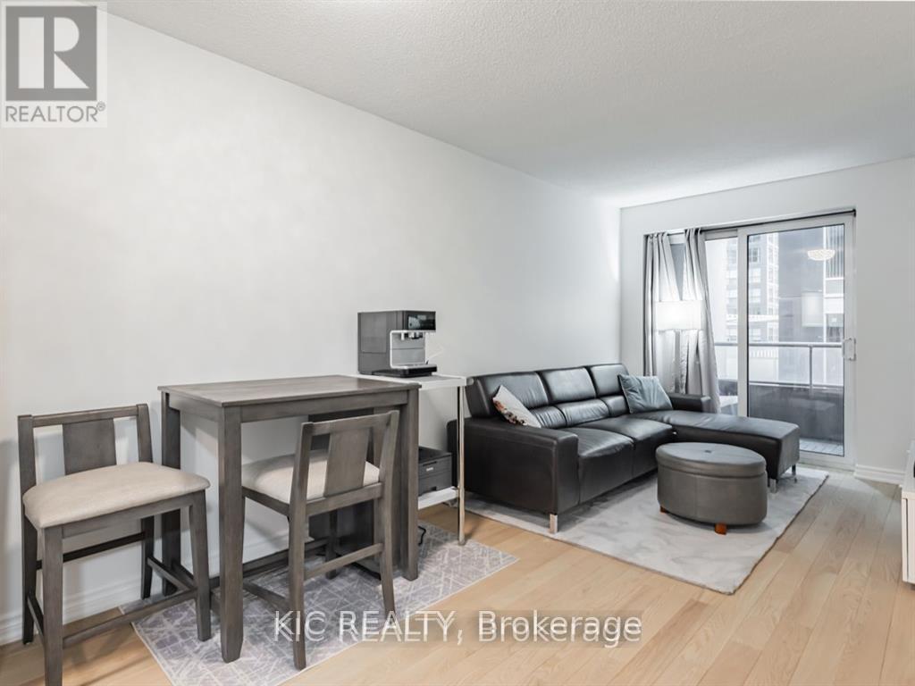 1727 - 250 Wellington Street W, Toronto, Ontario  M5V 3P6 - Photo 9 - C14096738