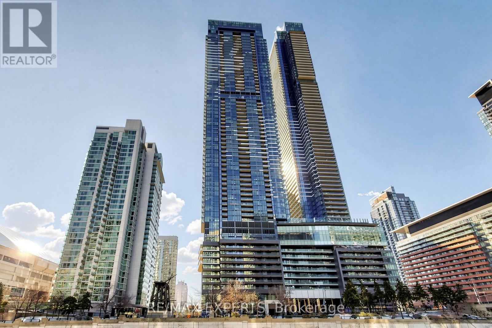 2208 - 1 CONCORD WAY, Toronto, Ontario