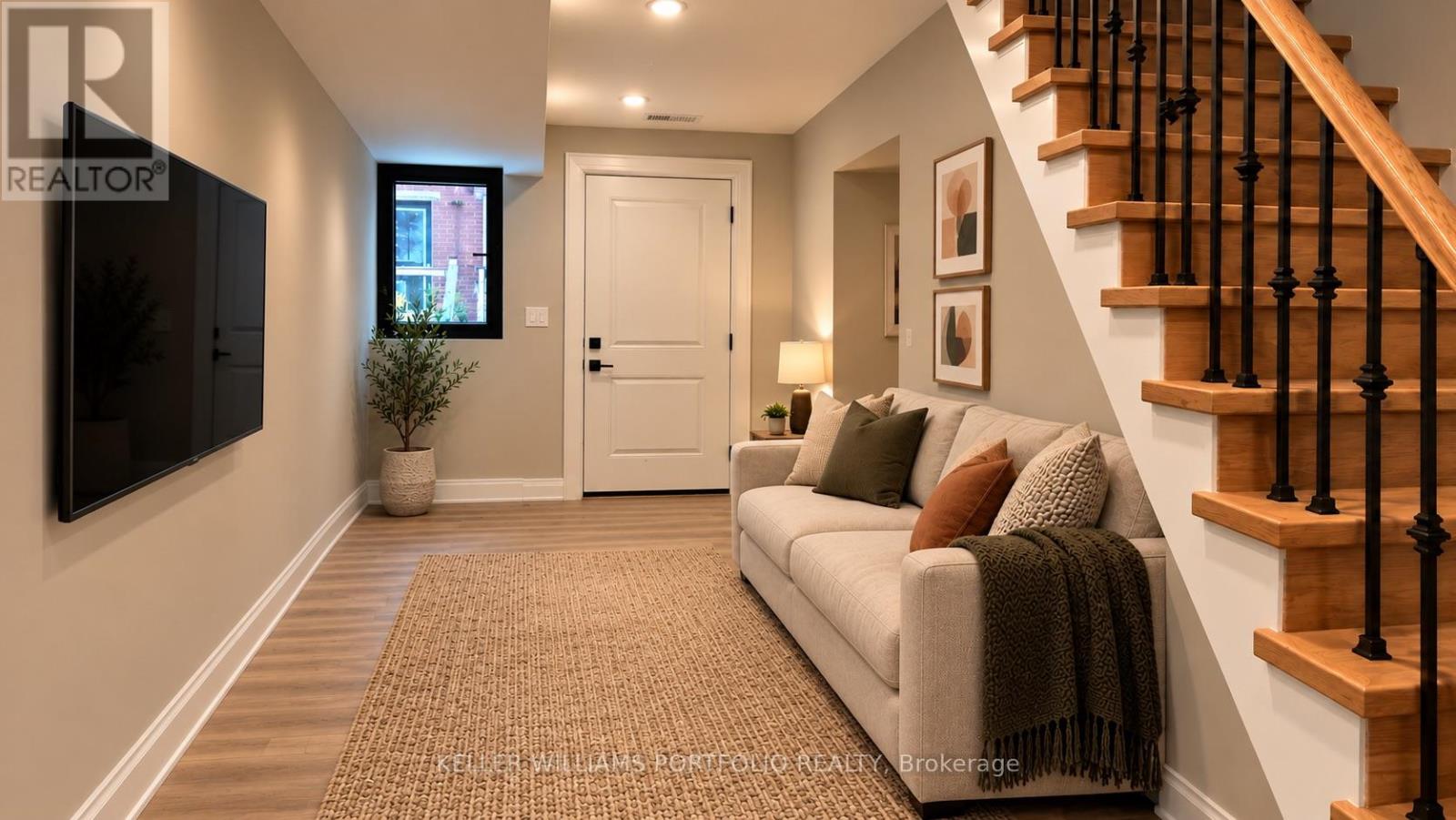 Laneway House - 71a Chisholm Avenue, Toronto (Woodbine-Lumsden), Ontario  M4C 4V1 - Photo 6 - E14096800