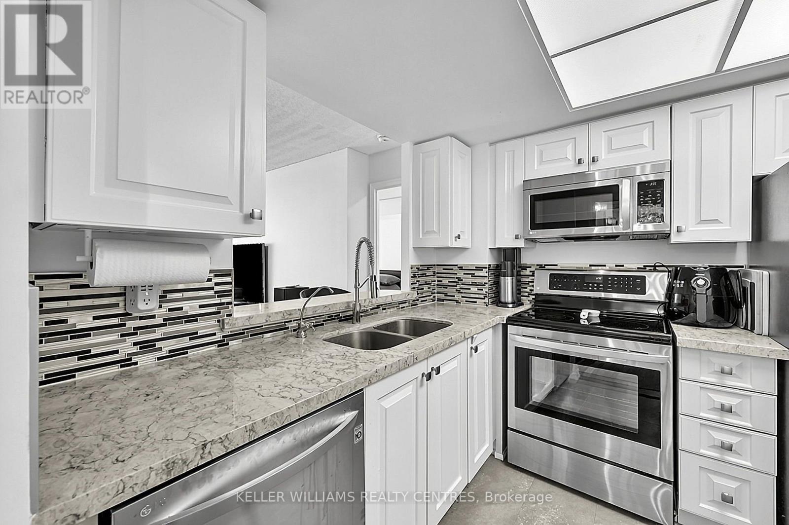 408 - 270 Davis Drive, Newmarket, Ontario  L3Y 8K2 - Photo 8 - N14096754