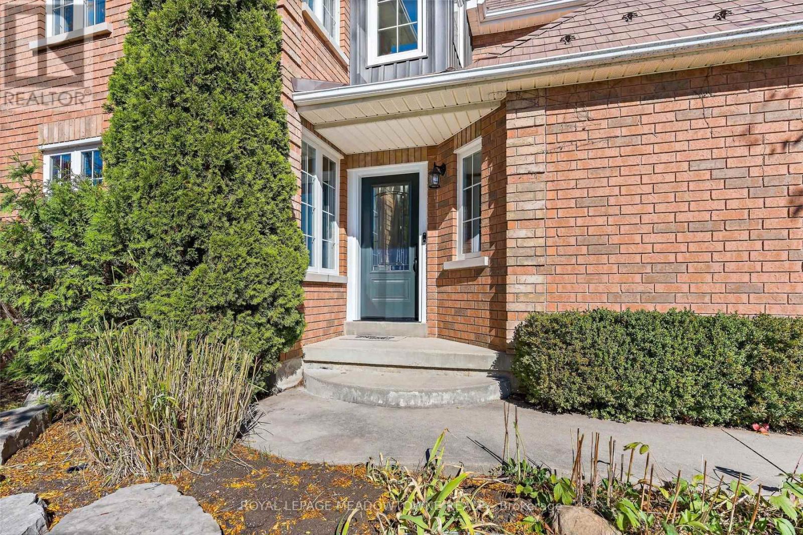 82 Eaton Street, Halton Hills, Ontario  L7G 5T2 - Photo 5 - W14096752