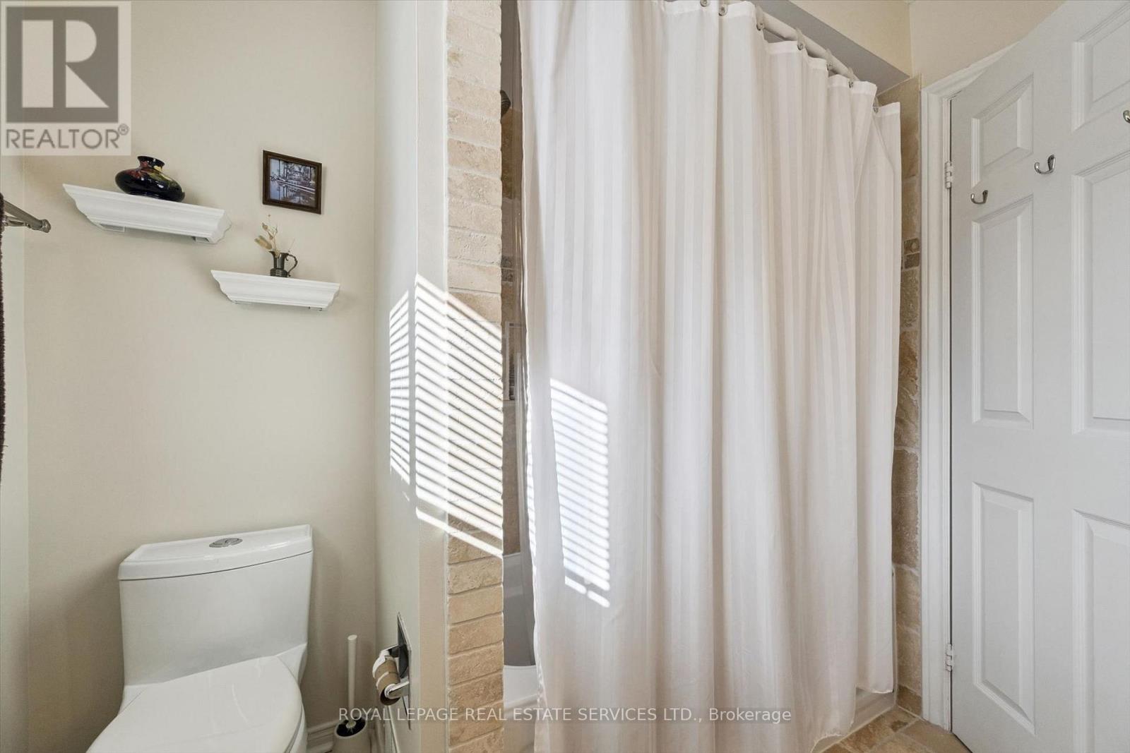 200 All Saints Crescent, Oakville, Ontario L6J 5M9 - Photo 37 - W14096760