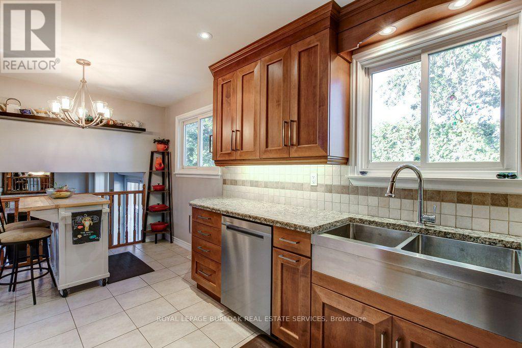 1485 Newlands Crescent, Burlington, Ontario  L7M 1N8 - Photo 15 - W14096848