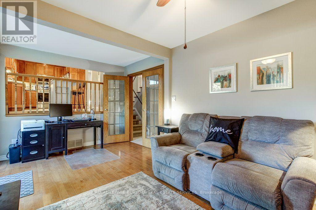1485 Newlands Crescent, Burlington, Ontario  L7M 1N8 - Photo 9 - W14096848