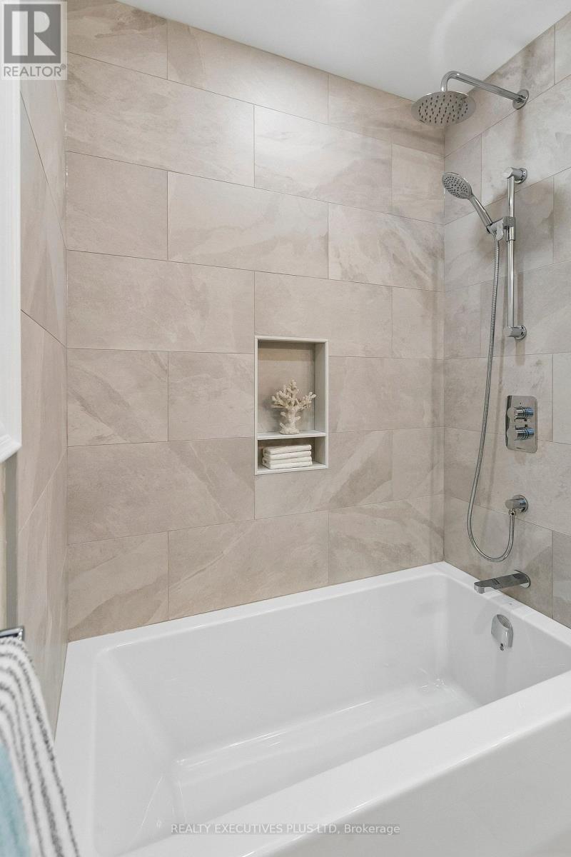 2547 Morrison Avenue, Mississauga, Ontario  L5C 3J6 - Photo 30 - W14096858
