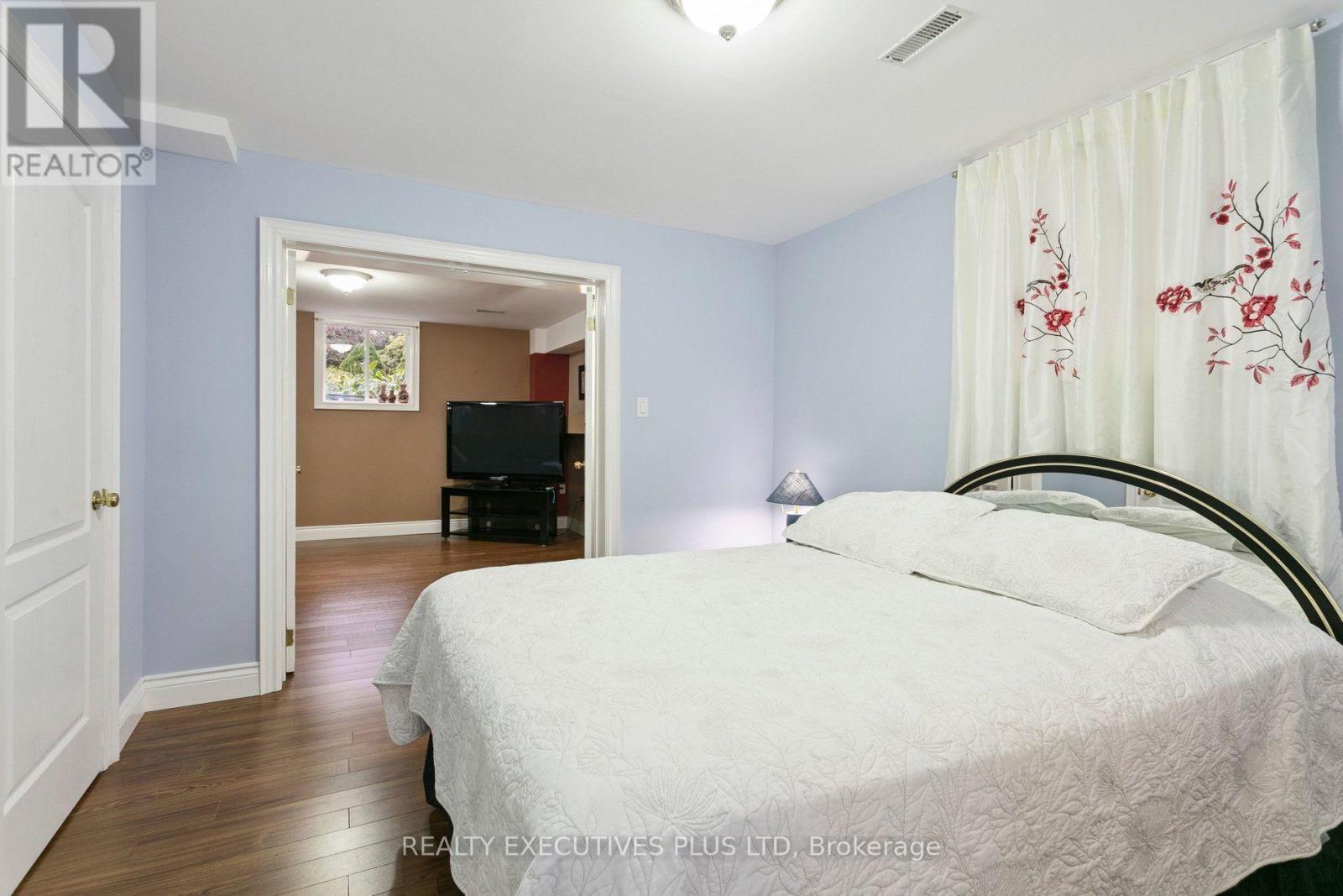 2547 Morrison Avenue, Mississauga, Ontario  L5C 3J6 - Photo 38 - W14096858