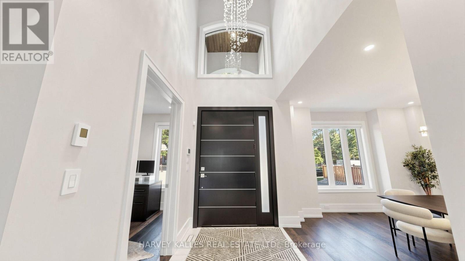 529 Pineland Avenue, Oakville, Ontario  L6K 1Z9 - Photo 2 - W14096876