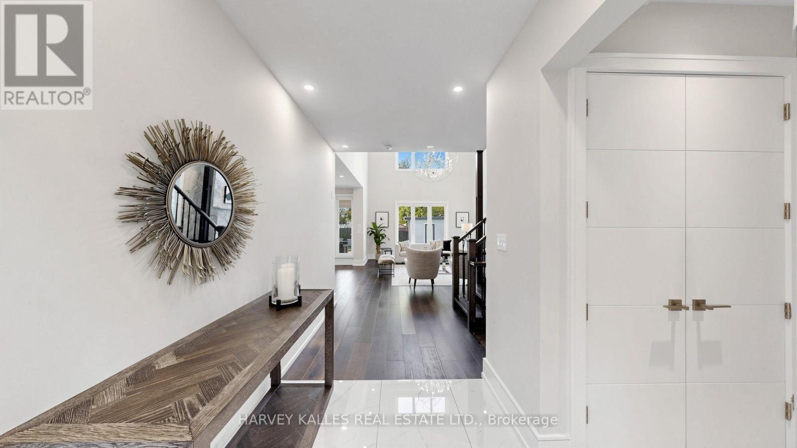 529 Pineland Avenue, Oakville, Ontario  L6K 1Z9 - Photo 3 - W14096876
