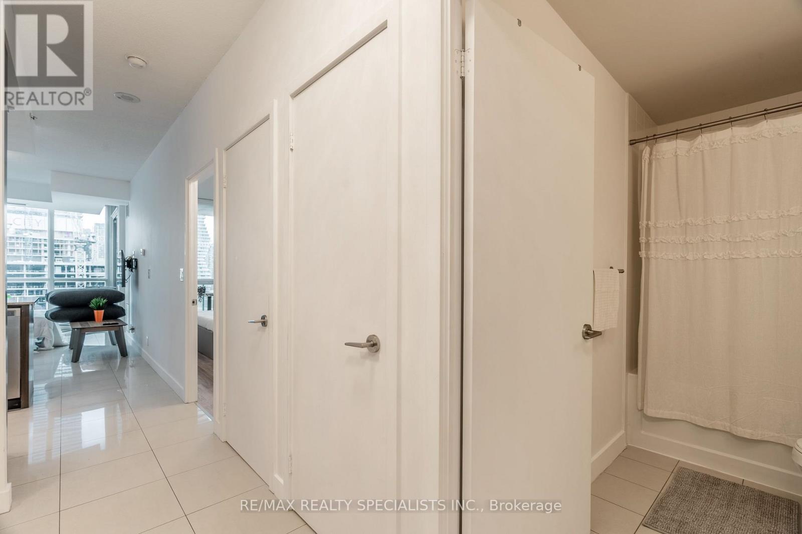 617 - 3985 Grand Park Drive, Mississauga, Ontario  L5B 0H8 - Photo 2 - W14096882