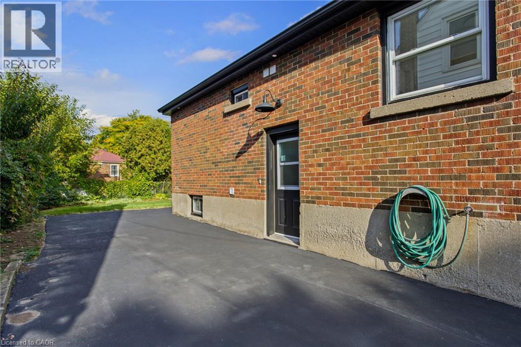 156 East 36th Street Unit# Lower, Hamilton, Ontario  L8V 3Z4 - Photo 3 - 40870190