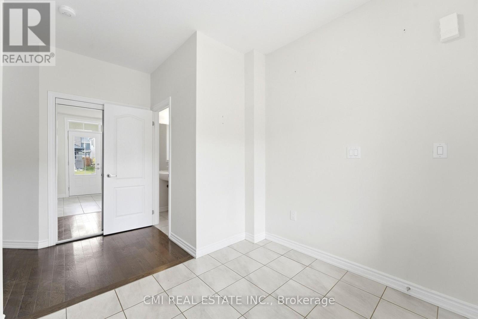 65 Lillian Way, Haldimand, Ontario  N3W 0E7 - Photo 3 - X14096822