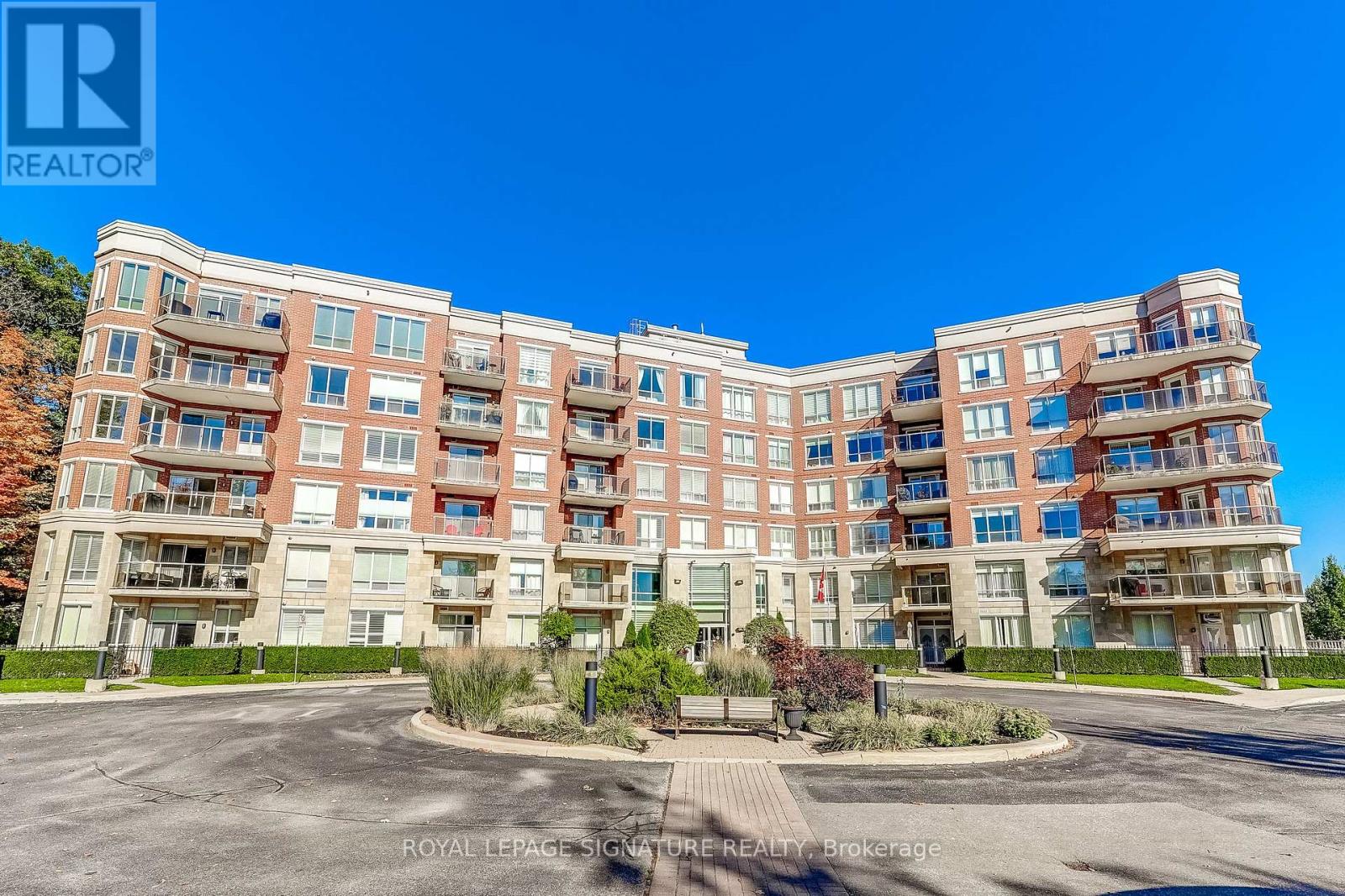 301 - 483 Faith Drive, Mississauga, Ontario  L5R 0A1 - Photo 2 - W13556770
