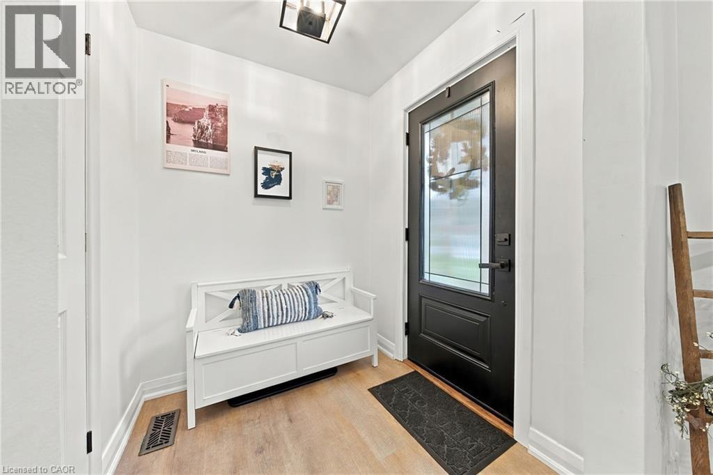 915 Tanager Avenue, Burlington, Ontario  L7T 2Y1 - Photo 3 - 40872163