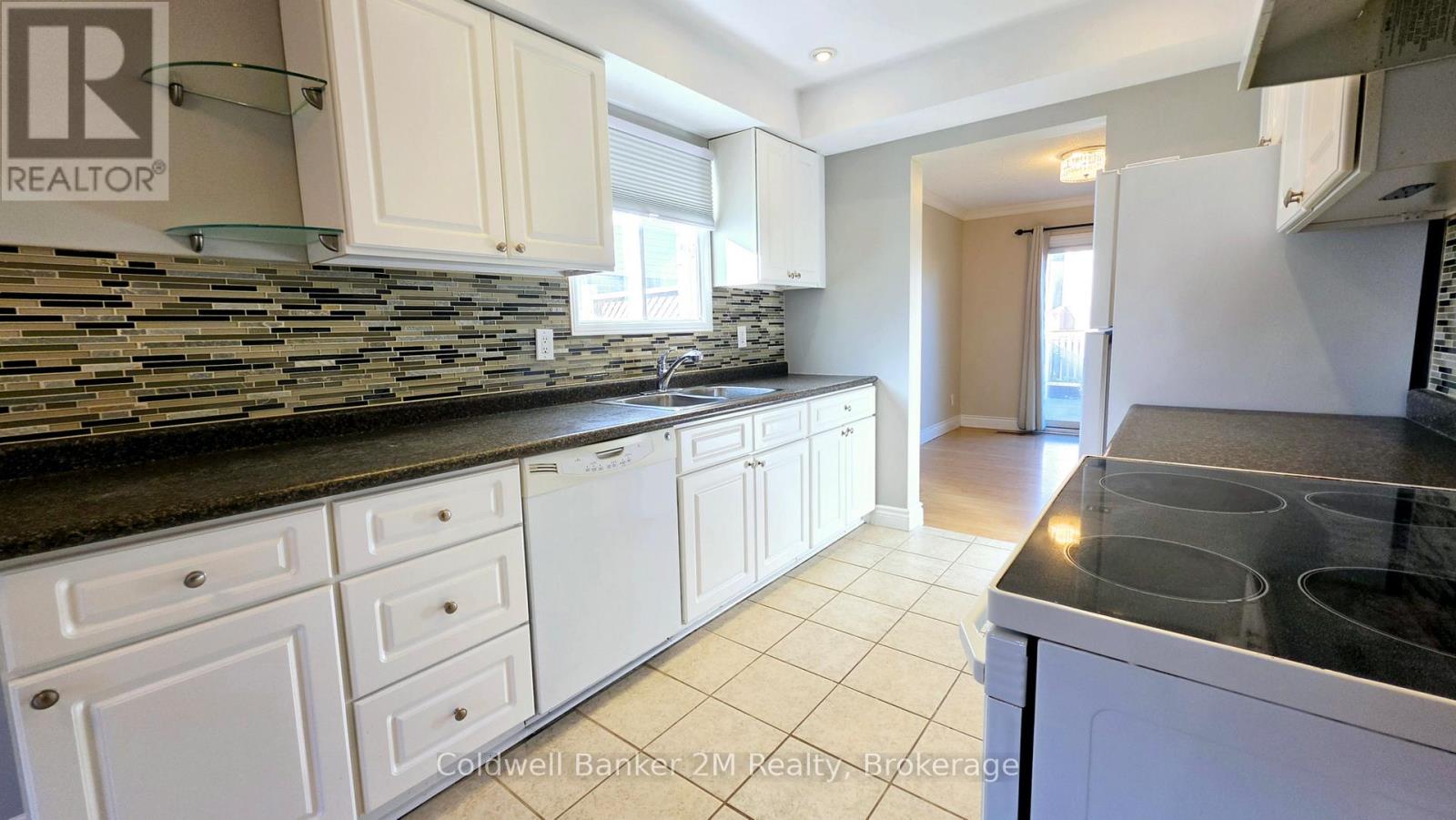 852 Attersley Drive, Oshawa, Ontario  L1K 1T9 - Photo 10 - E14097074